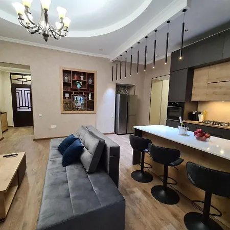 Nino'S Cosy Apartment Kutaisi Exterior photo
